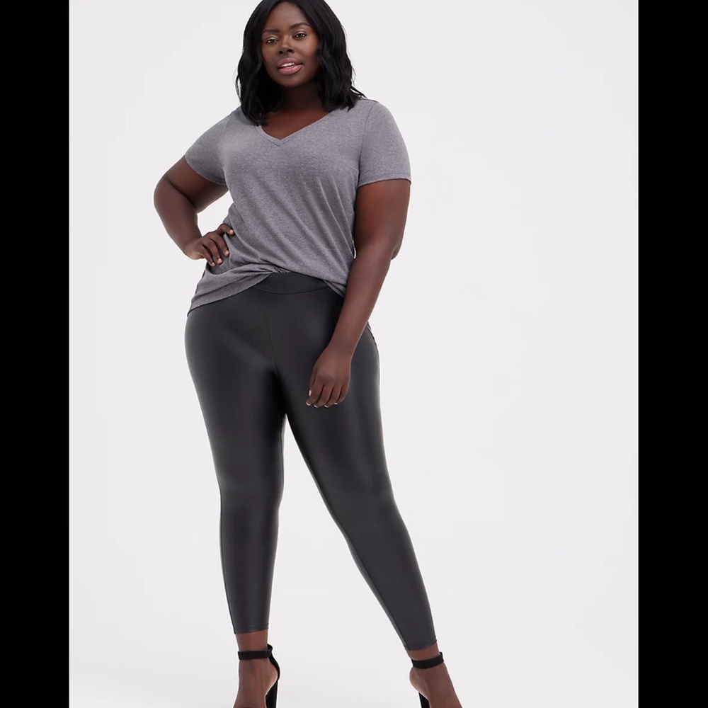 Torrid Plus Platinum Legging Faux Leather Black